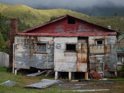 A derelict house in Queenstown